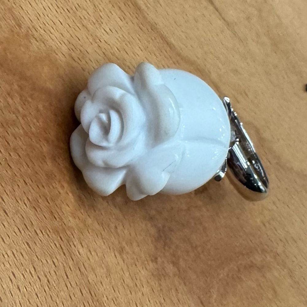 Morganne Bello White Agate Diamond Ring - Picture 4 of 9